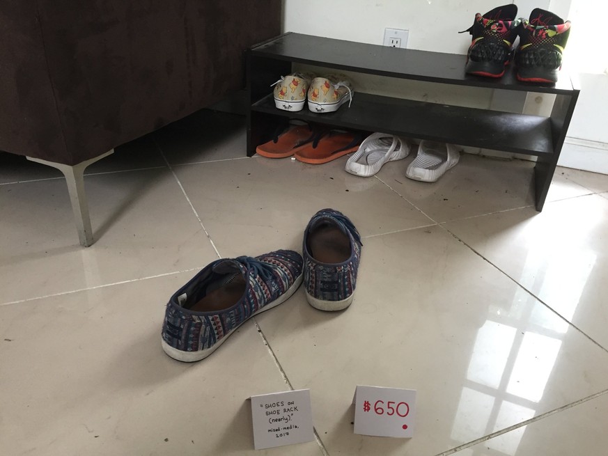 «Schuhe im Schuhgestell (fast)» – $650.
