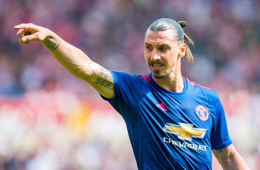 epa05899276 Manchester United&#039;s Zlatan Ibrahimovic reacts during the English Premier League soccer match between Sunderland FC and Manchester United at the Stadium of Light, Sunderland, Britain,  ...