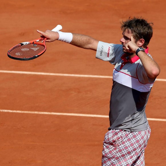 Stan Wawrinka of Switzerland celebrates after winning the men s singles semifinal against Jo-Wilfried Tsonga of France at 2015 French Open tennis tournament at Roland Garros in Paris June 5, 2015. Waw ...