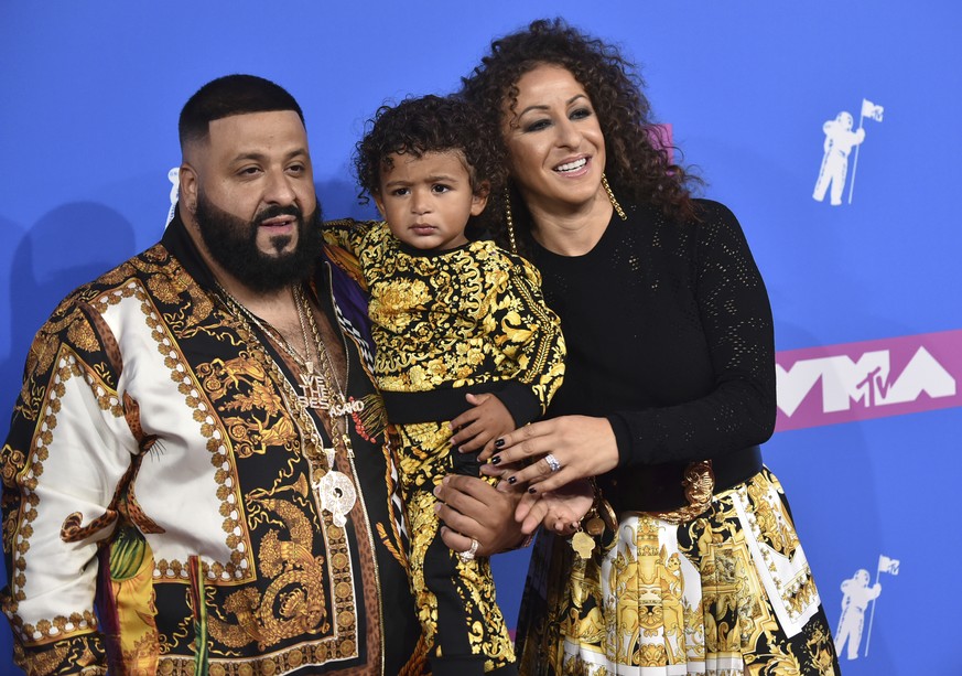 DJ Khaled, left, Nicole Tuck, right, and their son Asahd and arrive at the MTV Video Music Awards at Radio City Music Hall on Monday, Aug. 20, 2018, in New York. (Photo by Evan Agostini/Invision/AP)
