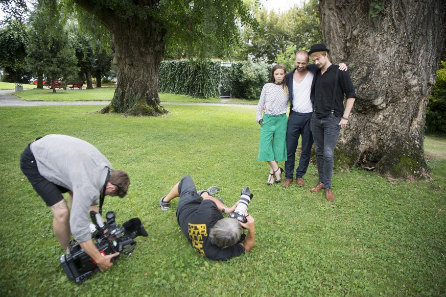 epa06130006 Swiss actress Jasna Fritzi Bauer, left, Swiss Film Director Dominik Locher, centre, and Swiss actor Sven Schenker, right, poses during the photocall for the film &quot;Goliath&quot; at the ...