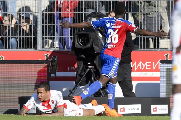FCB-Youngster Breel Embolo bejubelt im Stade de Tourbillon seinen nächsten Treffer.