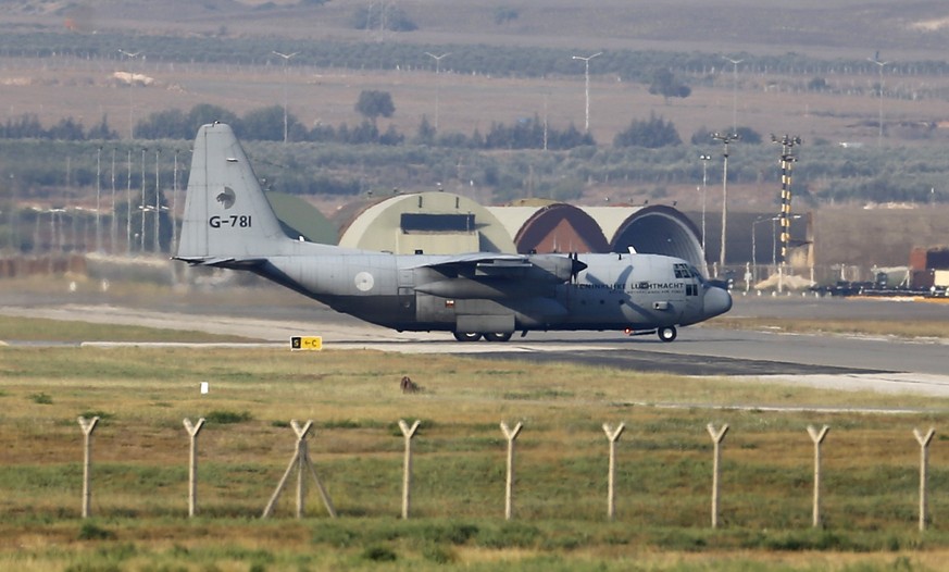 Eine Transportmaschine vom Typ C-130 in der Türkei.