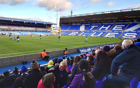 Trotz bestem Fussball-Wetter wollten nur wenige das Cup-Spiel zwischen Birmingham und Blackburn sehen.