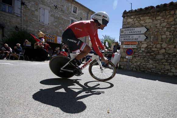 epa05425943 Trek Segafredo team rider Fabian Cancellara of Switzerland in action during the 13th stage of the 103rd edition of the Tour de France cycling race, an individual time trial over 37.5Km bet ...