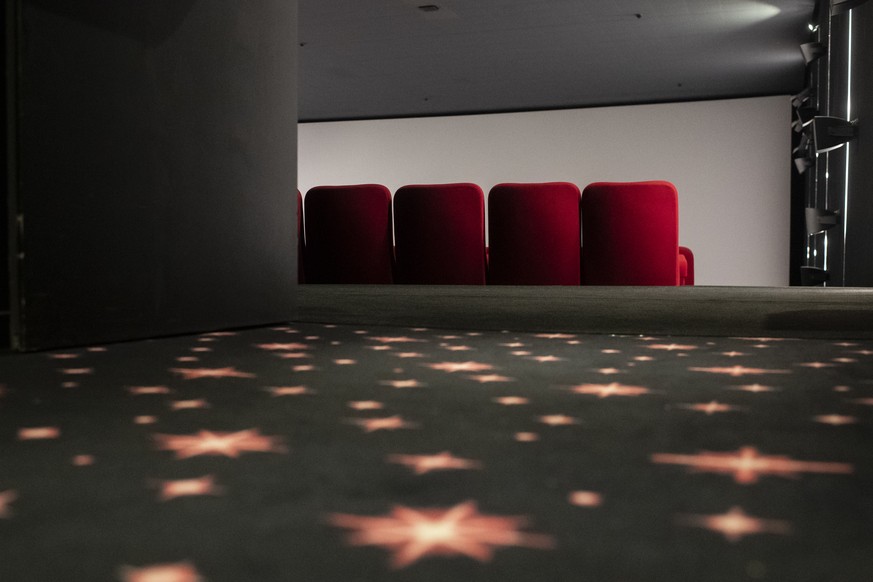 Blick in einen leeren Kinosaal der Arena Cinemas anlaesslich des Schutzkonzeptes fuer die Besucher, aufgenommen am Mittwoch, 3. Juni 2020 in Zuerich. Das Kino setzt auf eine Contact Tracing App &quot; ...