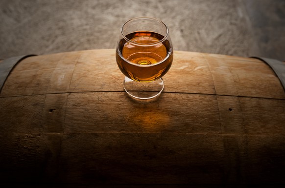 whisky whiskey glas fass spirituosen schnapps trinken drinks alkohol scotch bourbon rye cognac