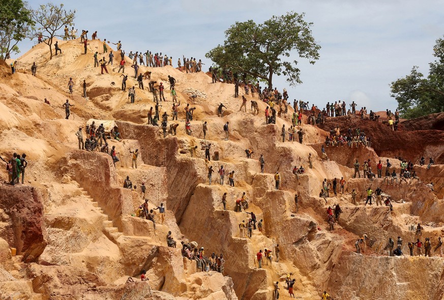 Arbeiter in einer Goldmine nahe Bambari.