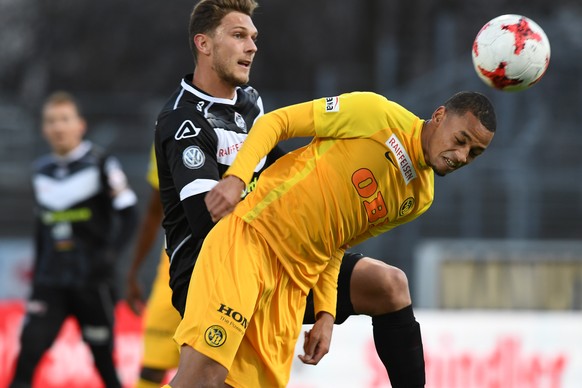 Lugano&#039;s player Balint Vecsei, left, and Young Boys&#039;s player Djibril Sow, right, during the Super League soccer match FC Lugano against BSC Young Boys, at the Cornaredo stadium in Lugano, Su ...