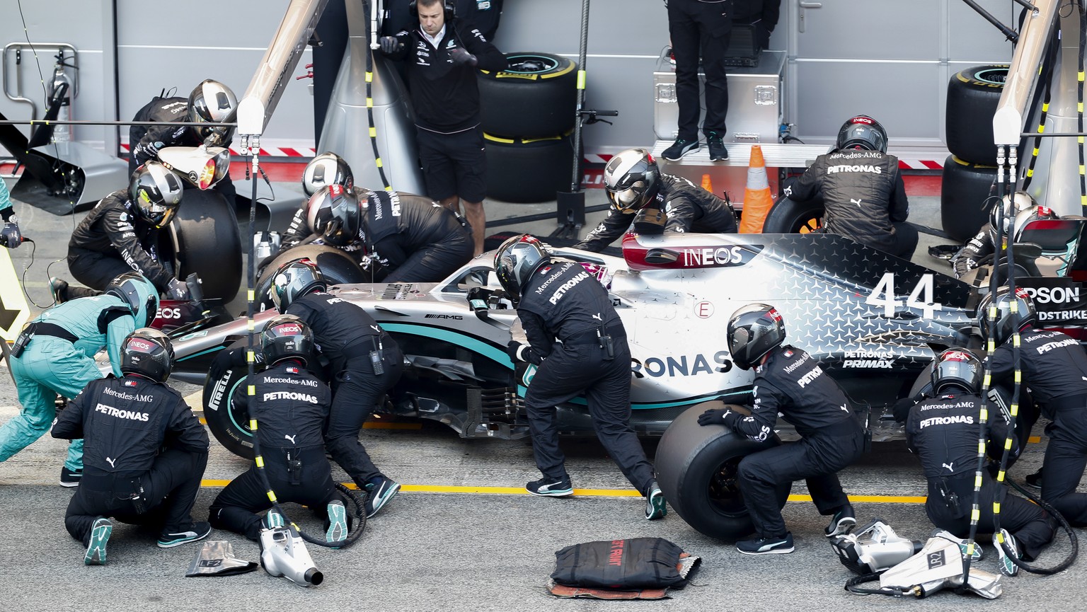 Mercedes-AMG Petronas&#039; Lewis Hamilton makes a pit stop during a Formula One pre-season testing session at the Barcelona Catalunya racetrack in Montmelo, outside Barcelona, Spain, Wednesday, Feb.  ...