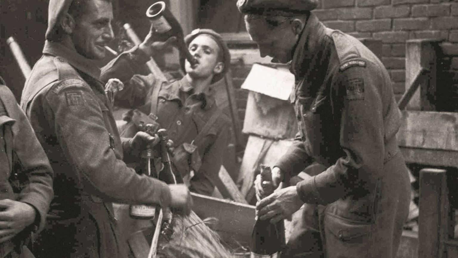 Alliierte Plünderer in den niederlanden im Zweiten Weltkrieg