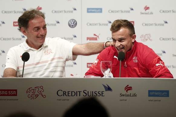 Die letzte Frage an Pont stellte Shaqiri persönlich.