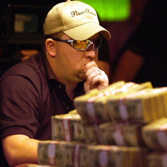 Chris Moneymaker of Spring Hill, Tenn., plays the final hand of the World Series of Poker, May 24, 2003 at the Binion&#039;s Horseshoe Casino in Las Vegas. Moneymaker, who won the $2.5 million tournam ...