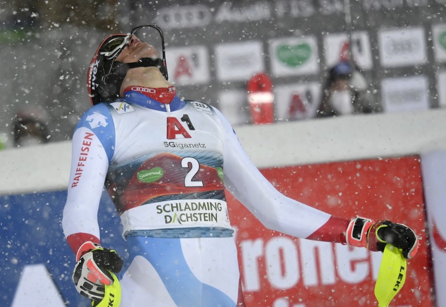 epa08967363 Ramon Zenhaeusern of Switzerland reacts during the second run of the men&#039;s Slalom race of the FIS Alpine Skiing World Cup event in Schladming, Austria, 26 January 2021. EPA/CHRISTIAN  ...