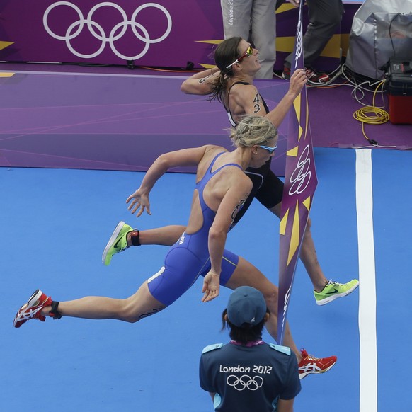 2012 in London: In einem Herzschlagfinal holt sich Spirig (oben) Gold vor der Schwedin Nordén.