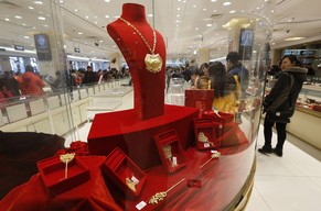 Goldschmuck in einem chinesischen Shoppingcenter