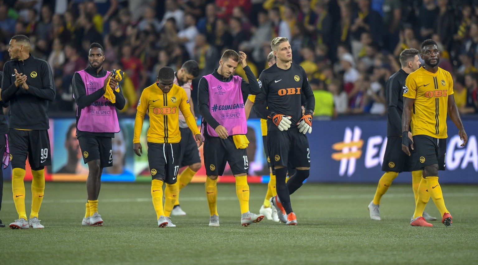 Young Boys&#039; players thank the fans after the UEFA Champions League group H matchday 1 soccer match between Switzerland&#039;s BSC Young Boys and England&#039;s Manchester United FC in the Stade d ...