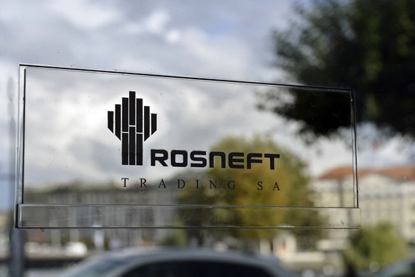 The logo of the enterprise Rosneft Trading SA, pictured on October 10, 2012, in Geneva, Switzerland. (KEYSTONE/Martial Trezzini) 

Le logo de la societe Rosneft Trading SA photographie, ce mercredi 10 ...