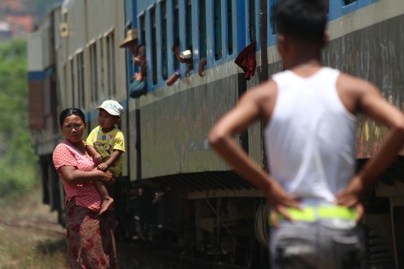 Ellenlanges Warten ohne ersichtlichen Grund und trotz Verspätung? In Myanmar verliert deshalb niemand die Fassung.