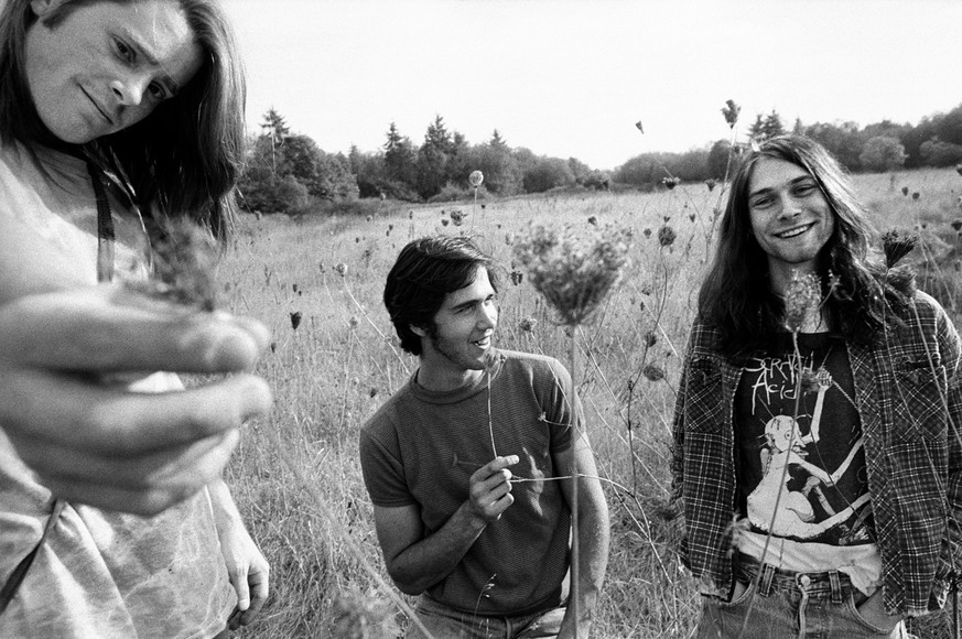 nirvana dave grohl krist novoselic kurt cobain grunge nirvana band rock USA seattle 1988 http://imgur.com/gallery/YXMDy