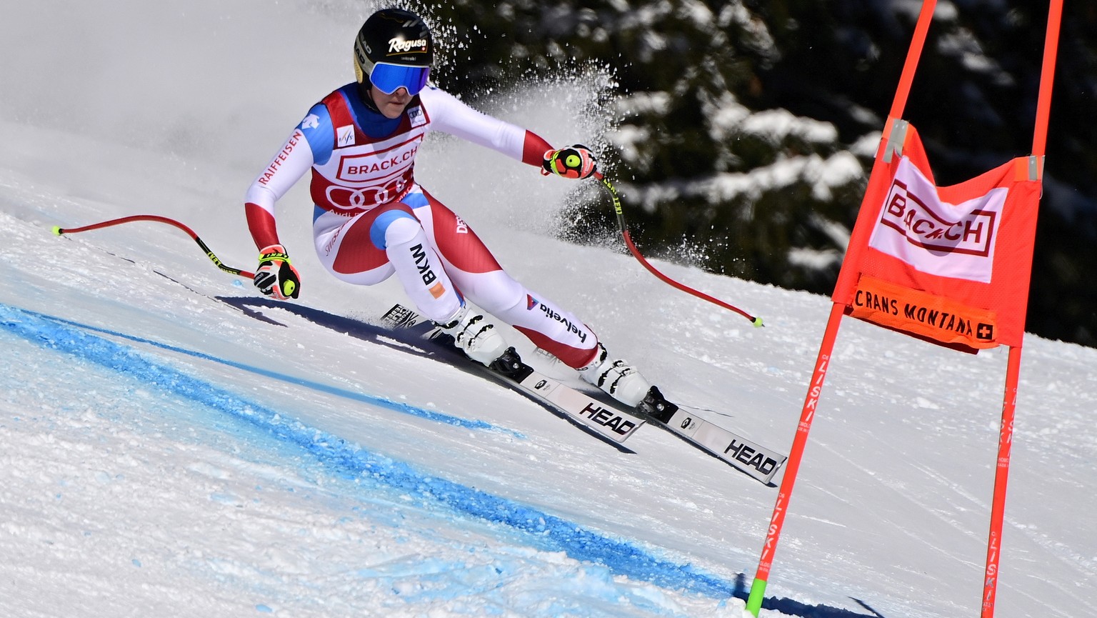 epa08961841 Switzerland&#039;s Lara Gut-Behrami in action during the Women&#039;s Super G race at the FIS Alpine Ski World Cup in Crans-Montana, Switzerland, 24 January 2021. EPA/JEAN-CHRISTOPHE BOTT