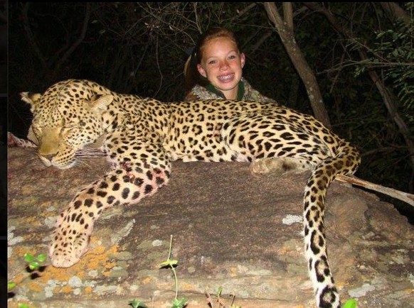 Kendall mit einem Leoparden.