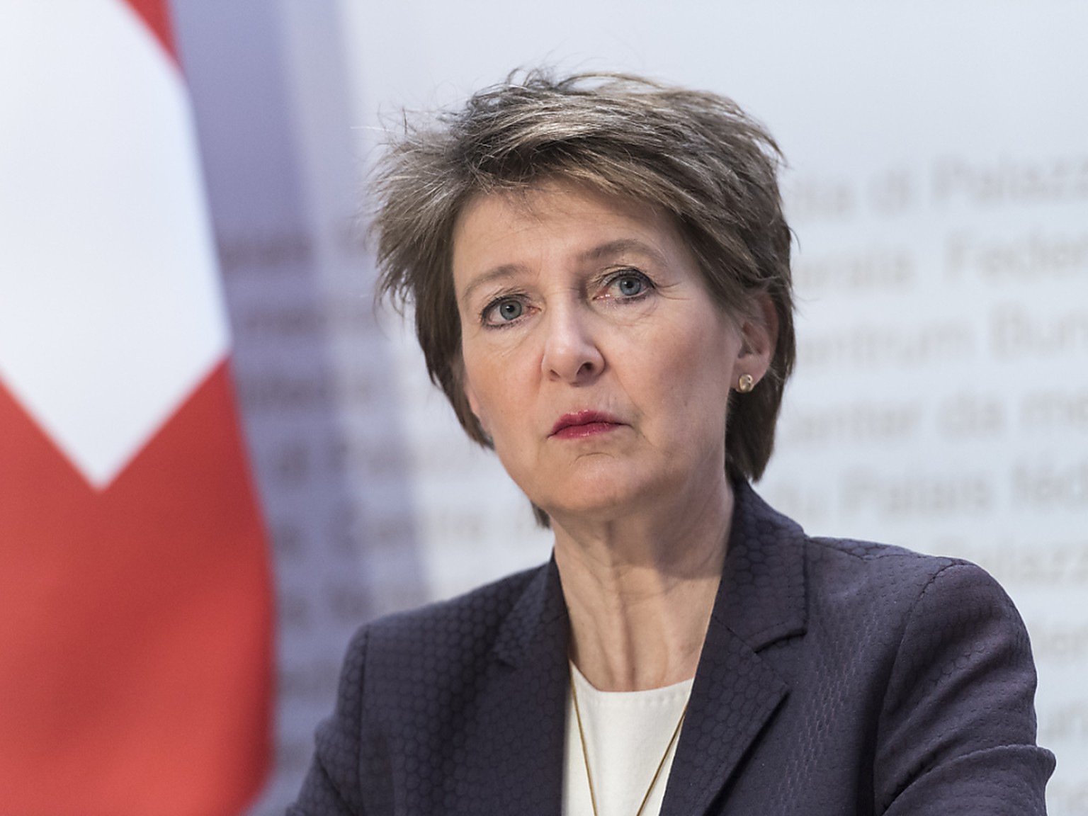 Notstand in der Schweiz: Der Bundesrat unter Führung von Bundespräsidentin Simonetta Sommaruga übernimmt die Kontrolle. (Archivbild)