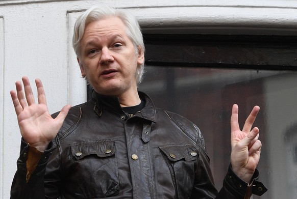 epa07539717 (FILE) - Wikileaks founder Julian Assange speaks to reporters on the balcony of the Ecuadorian Embassy in London, Britain, 19 May 2017 (reissued 01 May 2019). Reports on 01 May 2019 state  ...