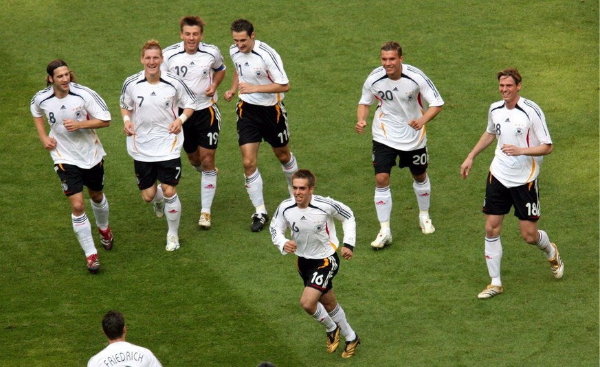 Philipp Lahm eröffnete die WM 2006 mit einem Knaller. Danach war Deutschland nicht wieder zu erkennen.