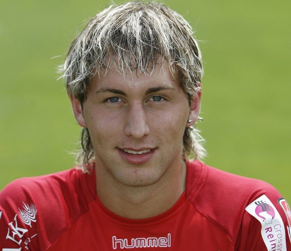 Fabian Stoller, FC Thun Spieler Saison 2007/08, am Donnerstag 19. Juli 2007 in Thun. (KEYSTONE/ Peter Schneider)