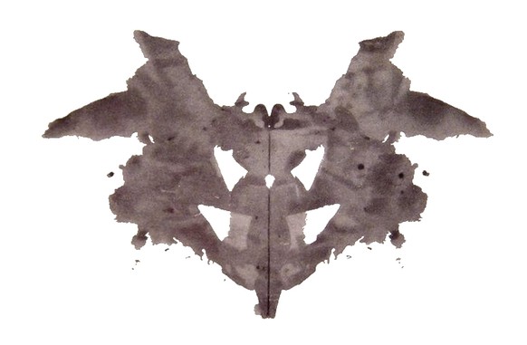 Ein Originalbild von Psychoanalytiker Rorschach. Jeder sieht etwas anderes darin.