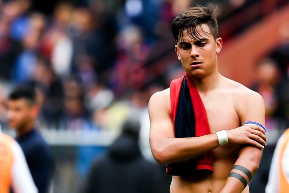 Juventus&#039; Paulo Dybala leaves the pitch at the end of the Serie A soccer match between Genoa and Juventus at Luigi Ferraris Stadium in Genoa, Italy, Sunday, March 17, 2019. Genoa won 2-0. (Simone ...