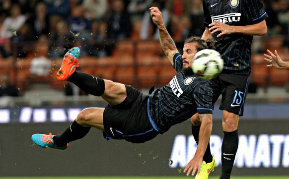 Osvaldo erzielt das 1:0 für Inter Mailand.