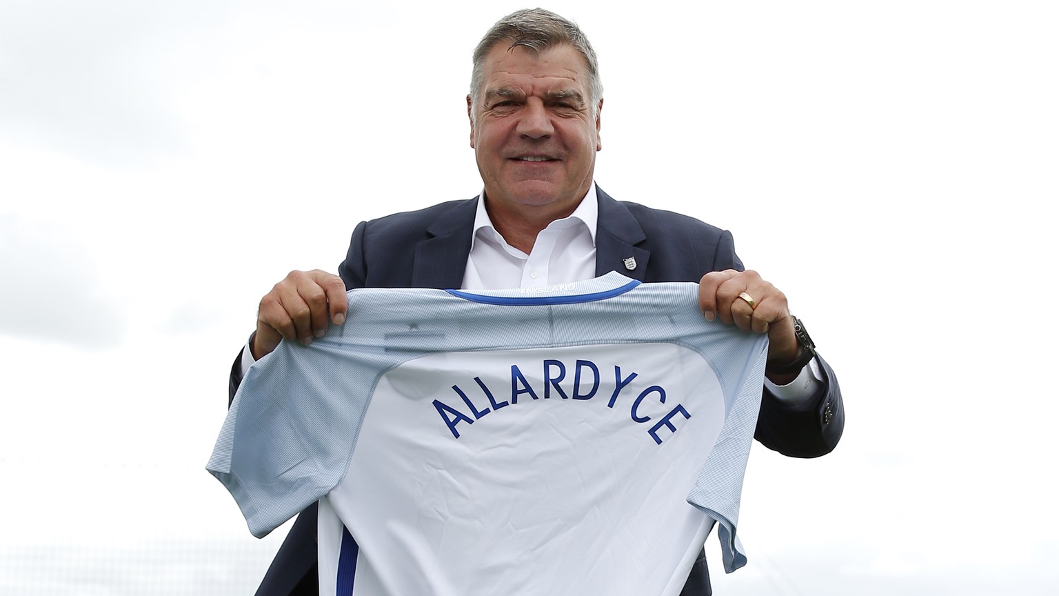 Britain Football Soccer - England - Sam Allardyce Press Conference - Hilton Hotel, St. Georges Park, Burton upon Trent, Staffordshire - 25/7/16
England manager Sam Allardyce poses after the press co ...