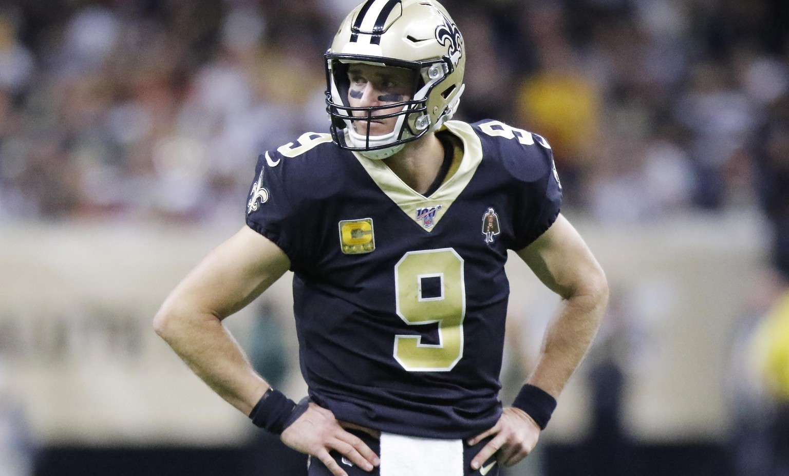 November 10, 2019, New Orleans, LOUISIANA, U.S: New Orleans Saints quarterback Drew Brees in between plays against the Atlanta Falcons in New Orleans, Louisiana USA on November 10, 2019. The Falcons b ...