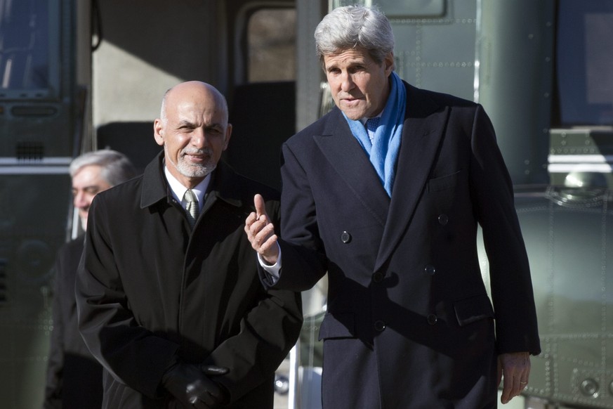 John Kerry (rechts) mit Aschraf Ghani.