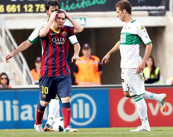 Superstar Lionel Messi ärgert sich über eine vergebene Torchance.