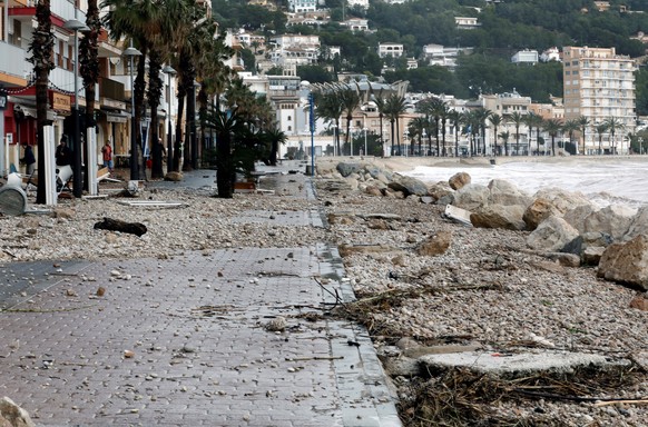 epa08144217 View of the damages caused by the Gloria squall in the village of Javea, Alicante, Valencia, Spain, 20 January 2020. EPA/Juan Carlos Cardenas EPA/Juan Carlos Cardenas