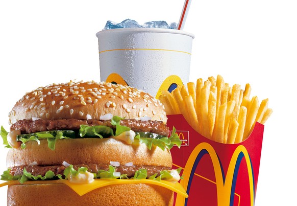 Für ein Big Mac Menu Medium bezahlt man in den USA durchschnittlich 6.5 Dollar.