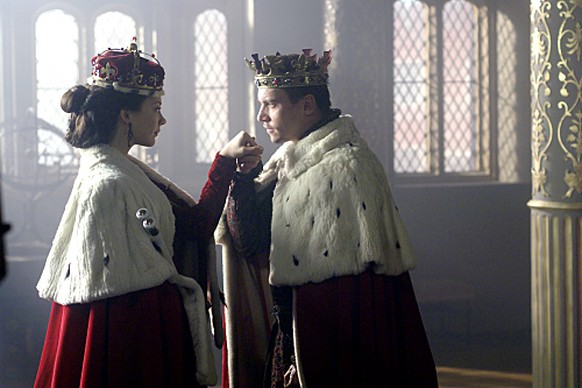 Natalie Dormer as Anne Boleyn and Jonathan Rhys Meyers as Henry VIII (Season 2 - episode 2) - Photo: Jonathan Hession/Showtime - Photo ID: tudors_202_0120