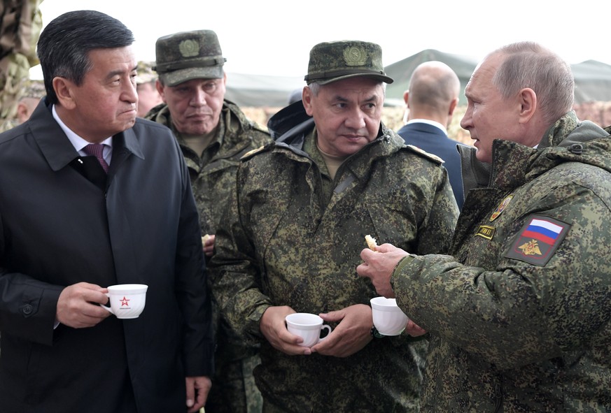 epa07855749 (L-R) Kyrgyzstan&#039;s President Sooronbay Jeenbekov, Chief of the General Staff of Russian Armed Forces Valery Gerasimov, Russian Defense Minister Sergei Shoigu and Russian President Vla ...