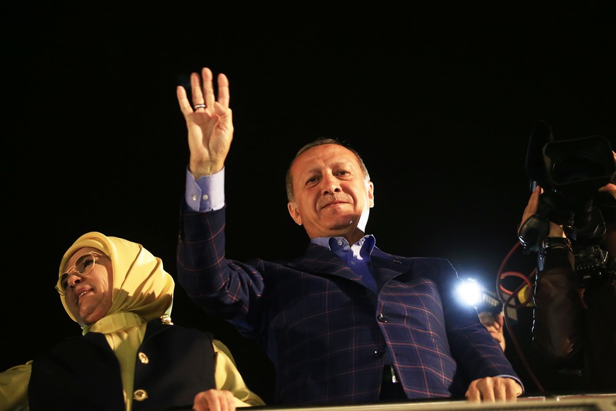 Turkey&#039;s President Recep Tayyip Erdogan waves to supporters in Istanbul, Turkey, on Sunday, April 16, 2017. Erdogan declared victory in Sunday&#039;s historic referendum that will grant sweeping  ...