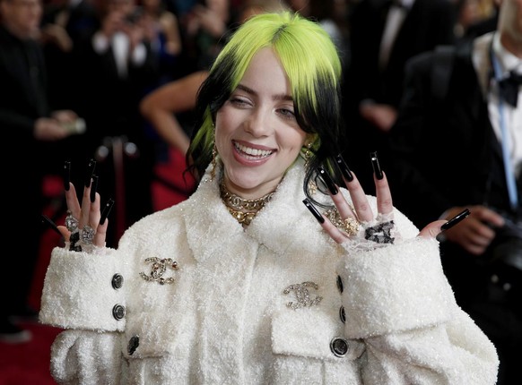 Billie Eilish arrives at the Oscars on Sunday, Feb. 9, 2020, at the Dolby Theatre in Los Angeles. (AP Photo/John Locher)