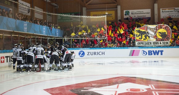 Spieler vom EHC Wiki-Muensingen und Fans vom SC Bern vor dem Spiel im Swiss Ice Hockey Cup 1/16 Finalspiel zwischen dem EHC Wiki-Muensingen und dem SC Bern, am Dienstag, 18. September 2018, in der Eis ...