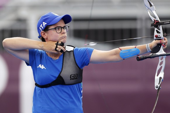 epa09380316 Lucilla Boari of Italy in action in the women&#039;s individual quarterfinal against Jiaxin Wu of China during the Archery events of the Tokyo 2020 Olympic Games at the Yumenoshima Park in ...