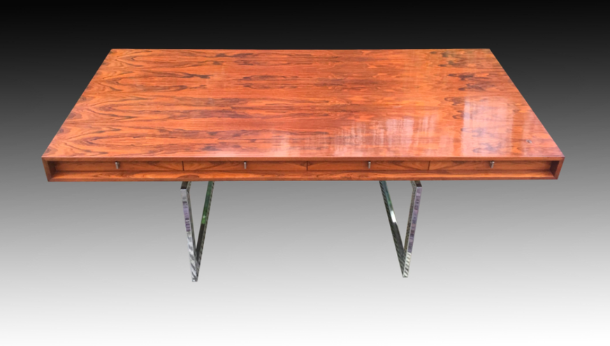 Bodil Kjær desk as seen in three Bond movies
As seen in:
From Russia With Love You Only Live Twice On Her Majesty&#039;s Secret Service Kingsman: The Secret Service 

https://filmandfurniture.com/prod ...