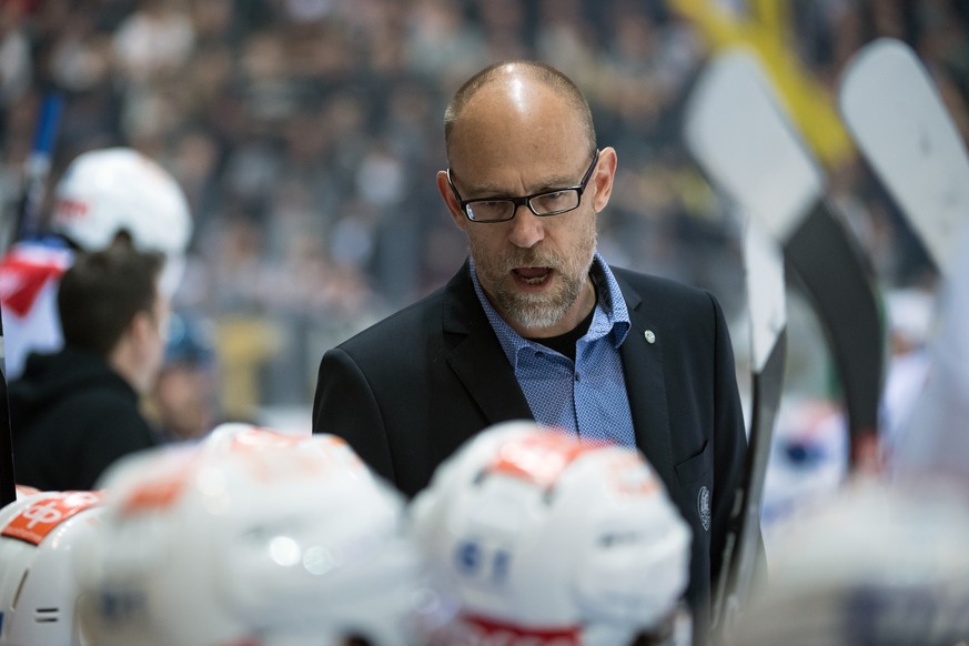Zurich&#039;s coach Hans Kossmann during the third match of the playoff final of the National League of the ice hockey Swiss Championship between the HC Lugano and the ZSC Lions, at the ice stadium Re ...