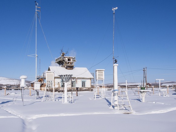 Die Wetterstation in Verkhoyansk, Russland. Die Ortschaft teilt sich den Titel als kältester ständig bewohnter Ort der Welt.