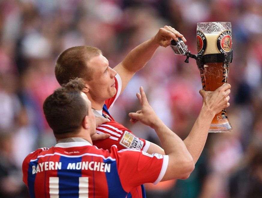 Bei den Bayern durfte Badstuber gemeinsam mit Xherdan Shaqiri den Meistertitel bejubeln.