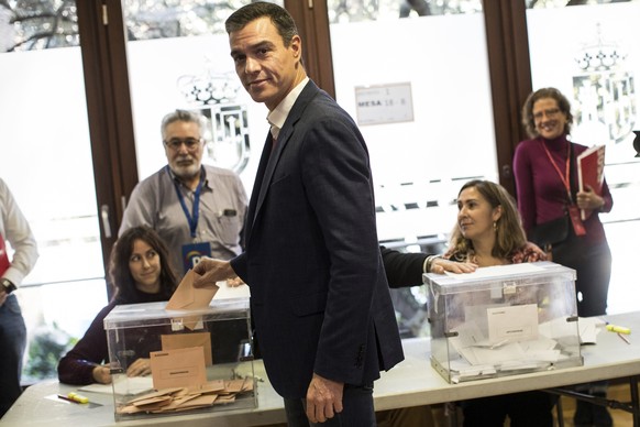 Spain&#039;s caretaker Prime Minister and socialist candidate Pedro Sanchez casts his vote for the general election in Pozuelo de Alarcon, outskirts of Madrid, Spain, Sunday, Nov.10, 2019. Spain holds ...